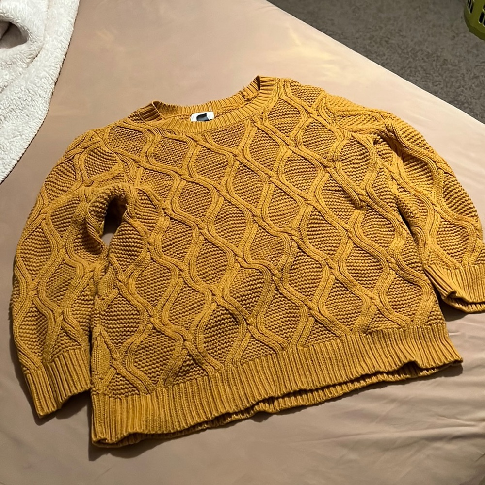 Women’s Old Navy Sweater